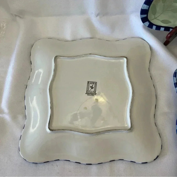 Danna Cullen Wavy Edge Bright Decorative Serving Plates - Picture 4 of 5